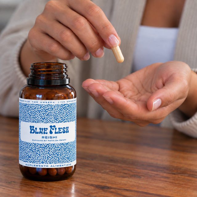 Prepara tu porción: Reishi: extracto en polvo 100 g o 60 cápsulas Blue Flesh en cápsulas